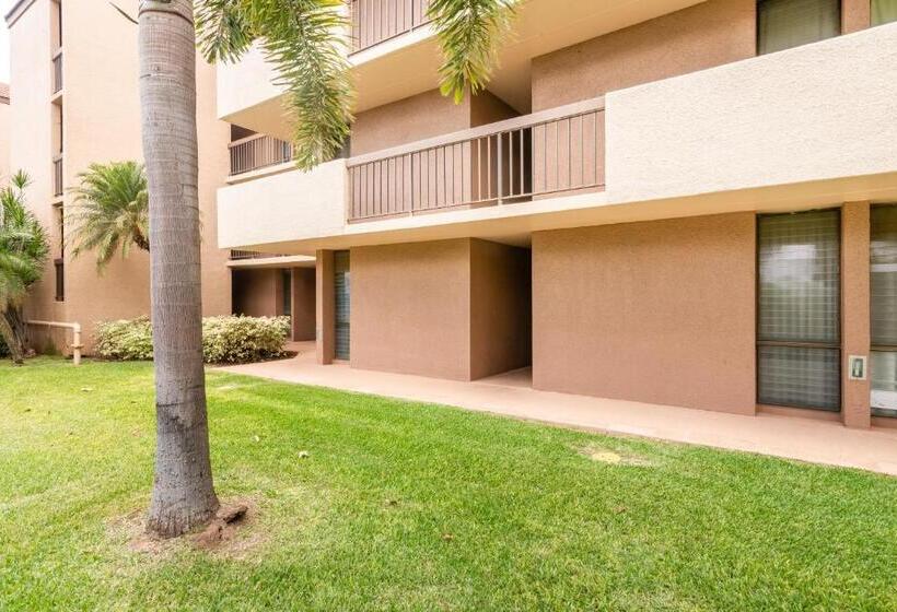 Отель Deluxe Kihei Kai Nani Maui Beach Condos