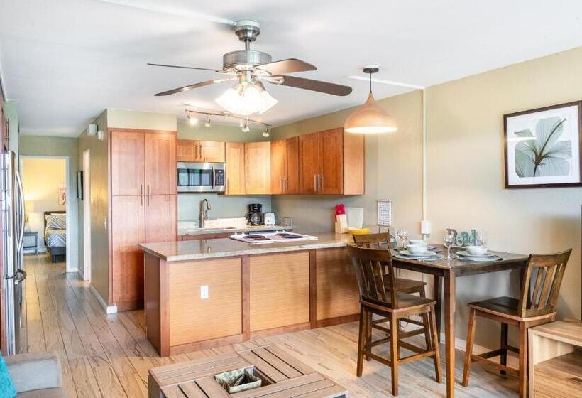 Отель Deluxe Kihei Kai Nani Maui Beach Condos