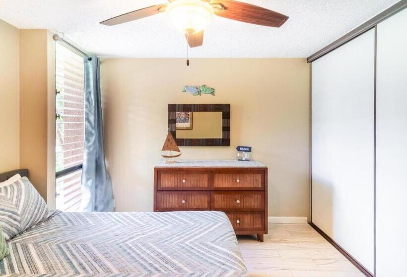 Отель Deluxe Kihei Kai Nani Maui Beach Condos