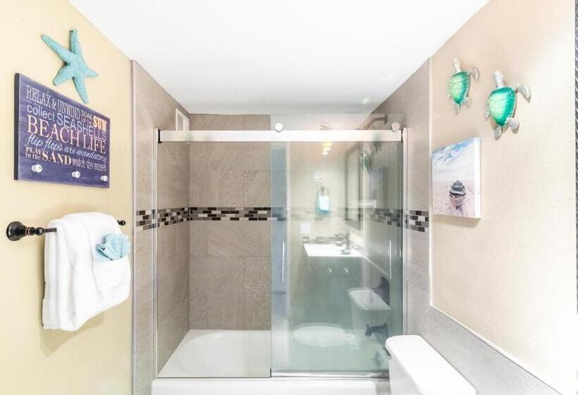 Отель Deluxe Kihei Kai Nani Maui Beach Condos