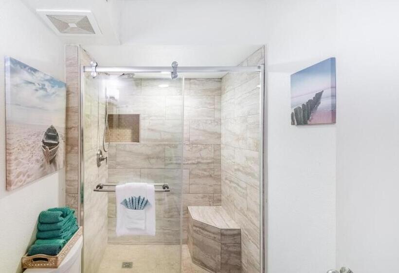 Отель Deluxe Kihei Kai Nani Maui Beach Condos