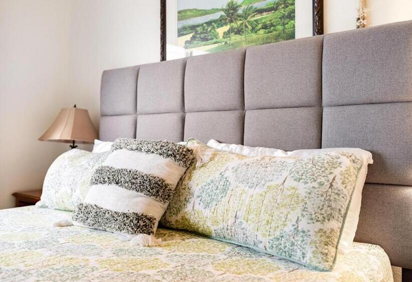 Отель Deluxe Kihei Kai Nani Maui Beach Condos