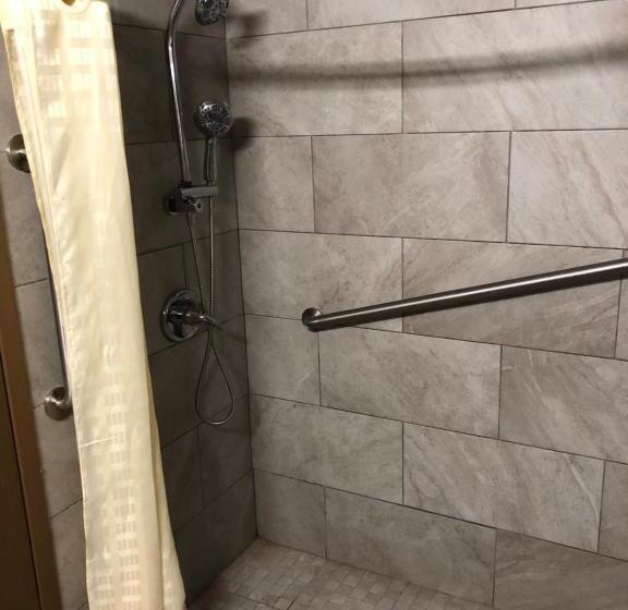 فندق Economy Inn North Randall