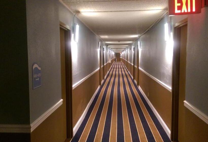 فندق Economy Inn North Randall