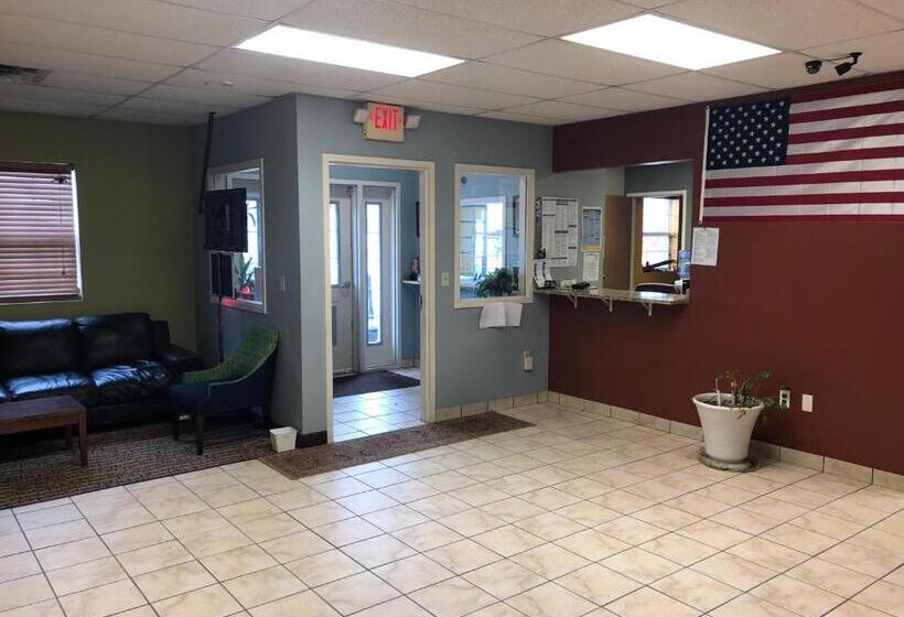 فندق Economy Inn North Randall