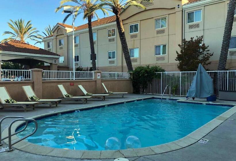 فندق Fairfield Inn & Suites By Marriott San Francisco San Carlos