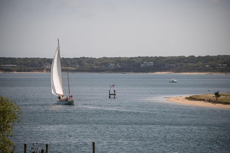 Отель Faraway Martha S Vineyard