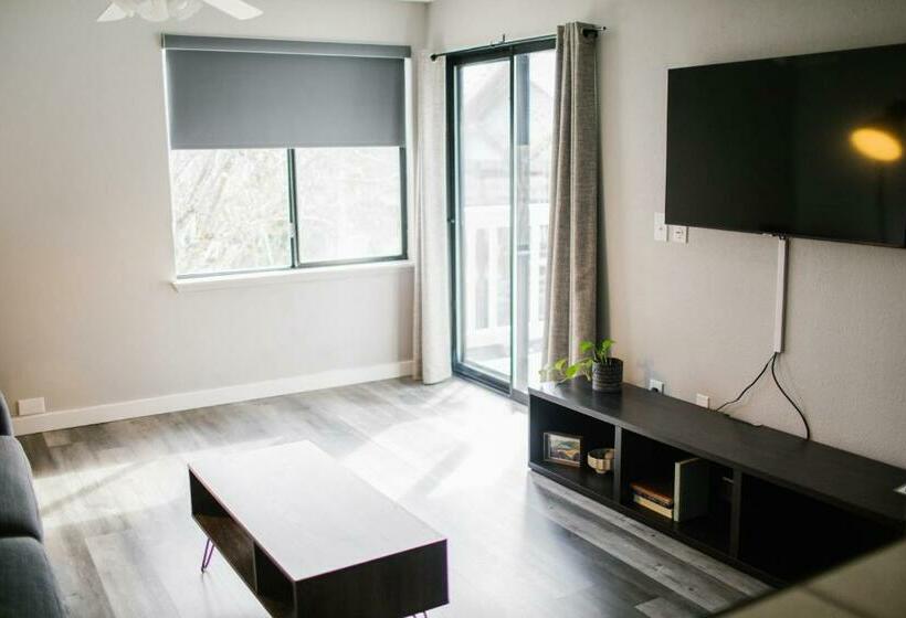 فندق Friday Harbor Suites