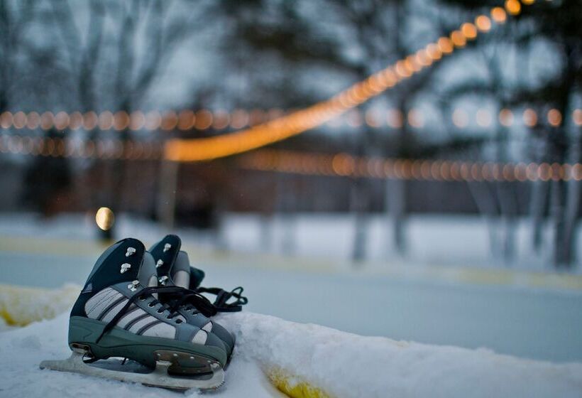 هتل Cottages & Suites Geneva National