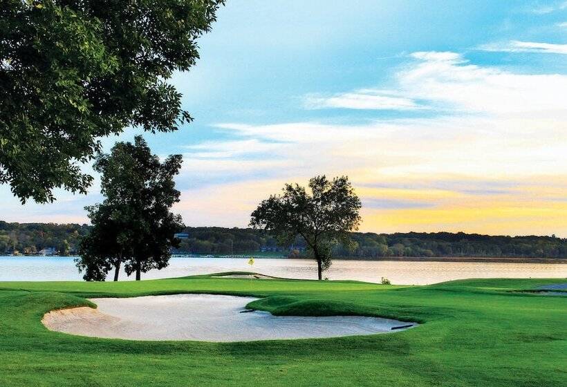 Отель Cottages & Suites Geneva National