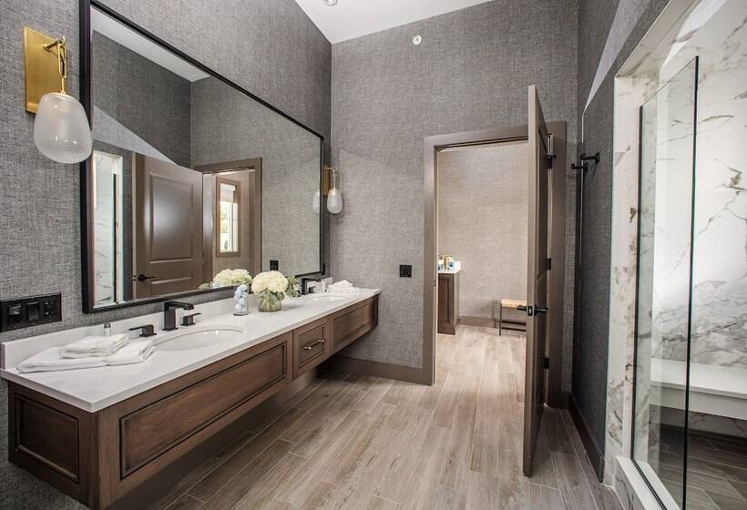 هتل Cottages & Suites Geneva National