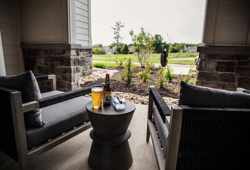 Отель Cottages & Suites Geneva National