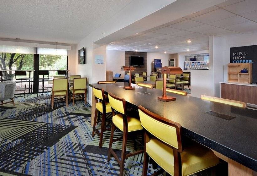 فندق Holiday Inn Express Lynchburg, An Ihg