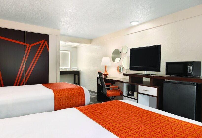 בית מלון כפרי Dover Inn And Suites