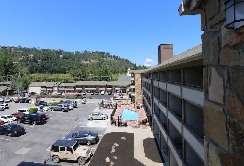 فندق Howard Johnson By Wyndham Downtown Gatlinburg