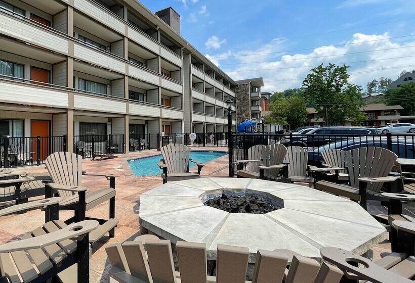 فندق Howard Johnson By Wyndham Downtown Gatlinburg