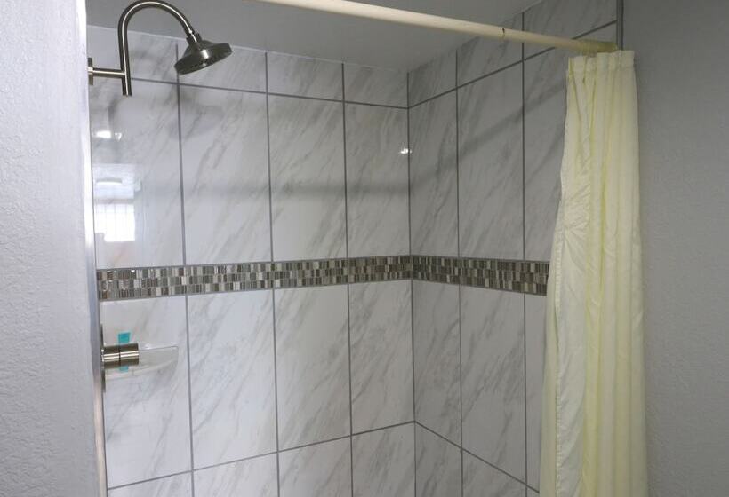 فندق Howard Johnson By Wyndham Downtown Gatlinburg