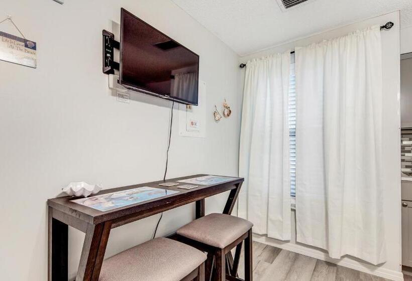 Отель Inn At St Thomas Square