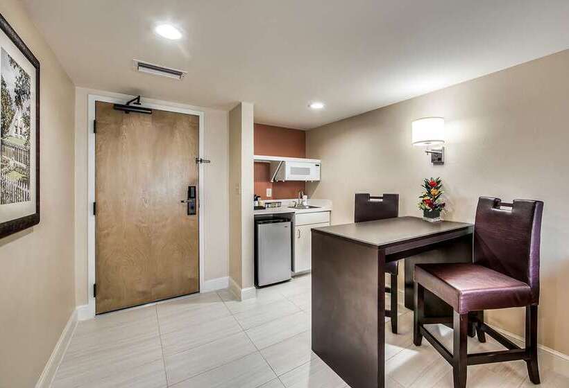 ホテル Inn Of Naples, Tapestry Collection By Hilton