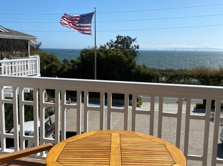 ホテル Inn On Summerhill