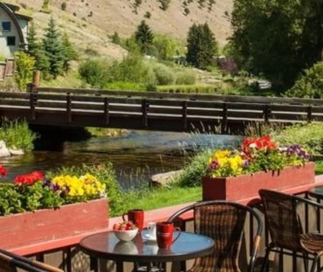 فندق Inn On The Creek