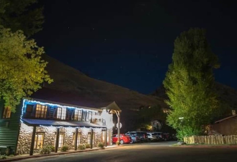 فندق Inn On The Creek