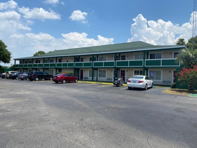 فندق Inn On The Green Florida