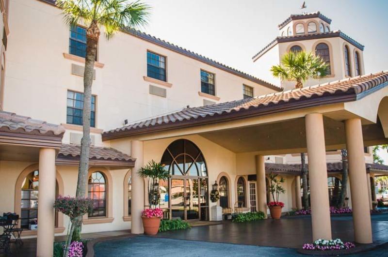 فندق Inn On The Lakes