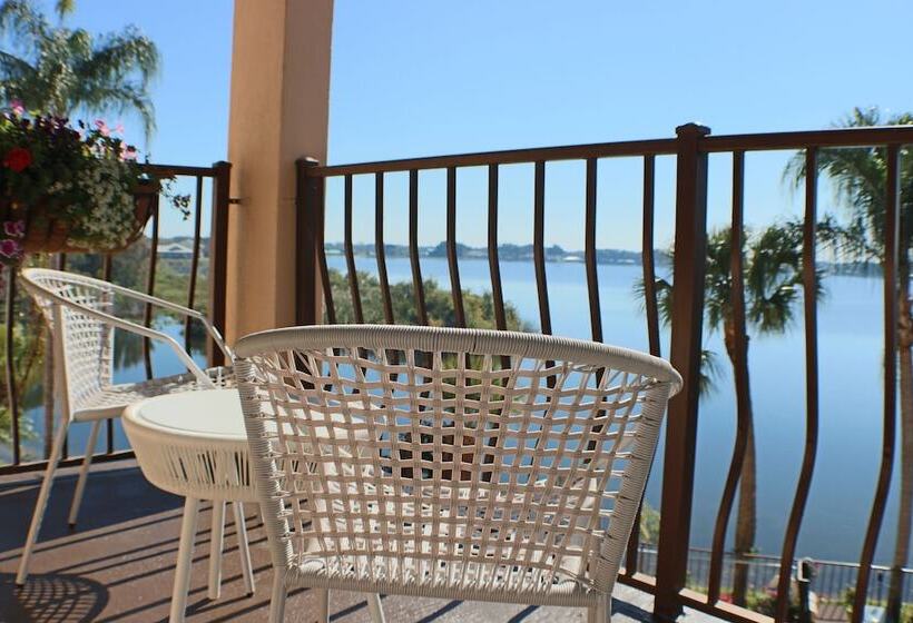 فندق Inn On The Lakes