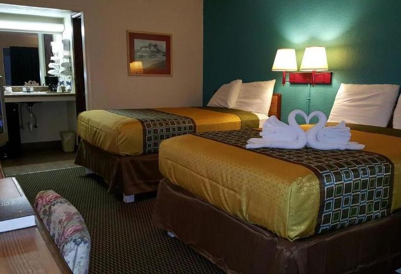 هتل Inn Towne Lodge