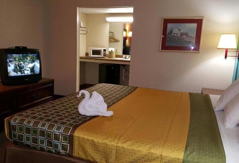 هتل Inn Towne Lodge