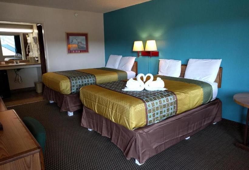 هتل Inn Towne Lodge