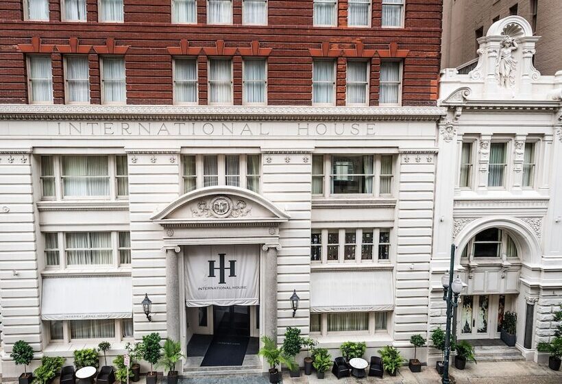 هتل International House