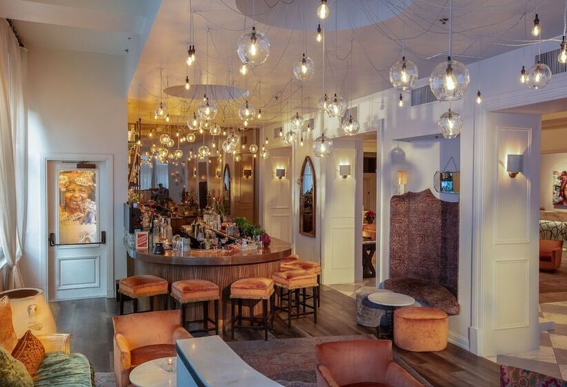 هتل International House