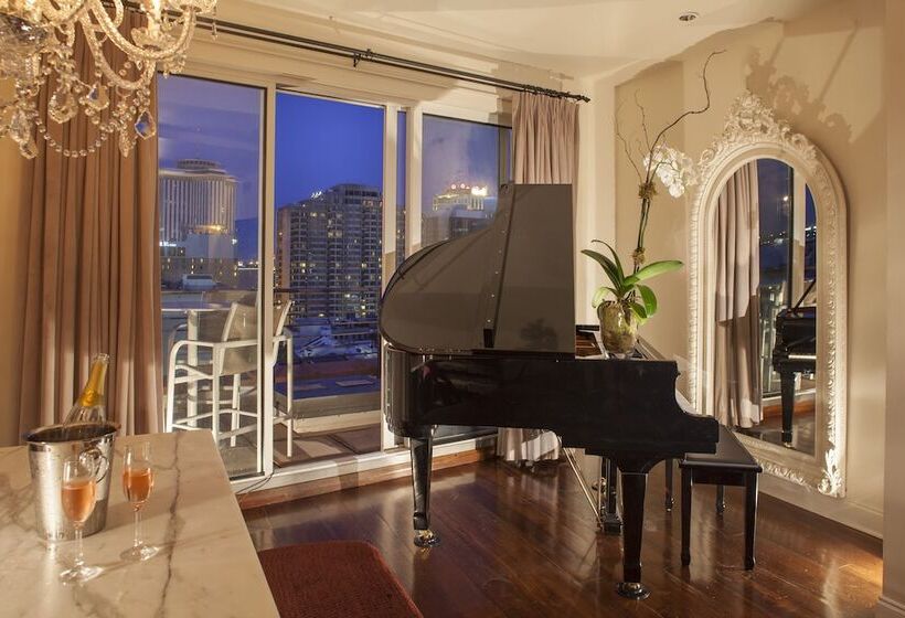 هتل International House