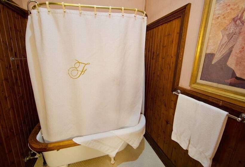 فندق Irwin Street Inn