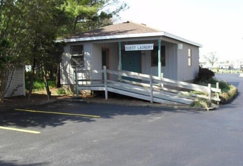 فندق Island Resort