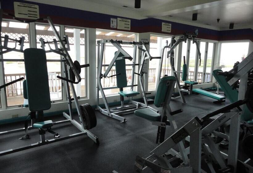 فندق Island Resort