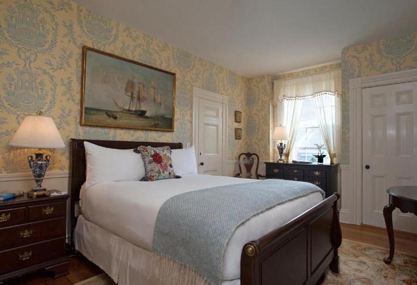 ホテル Jared Coffin House