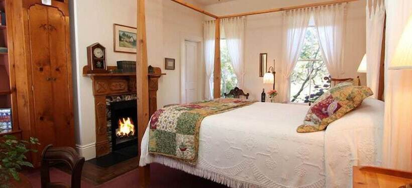 Отель Joshua Grindle Inn