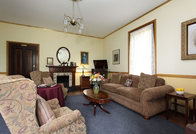 Отель Joshua Grindle Inn