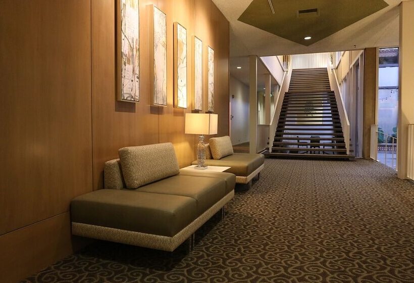 فندق Kellogg West Conference Center And