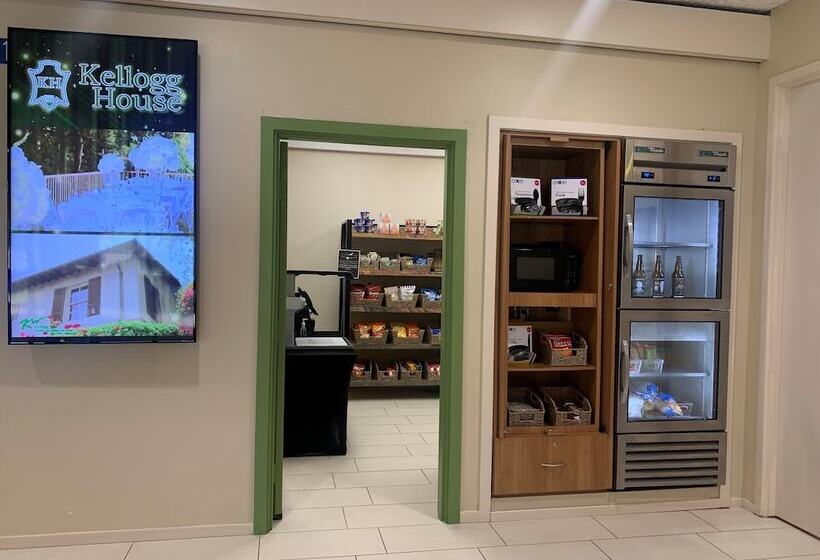 فندق Kellogg West Conference Center And