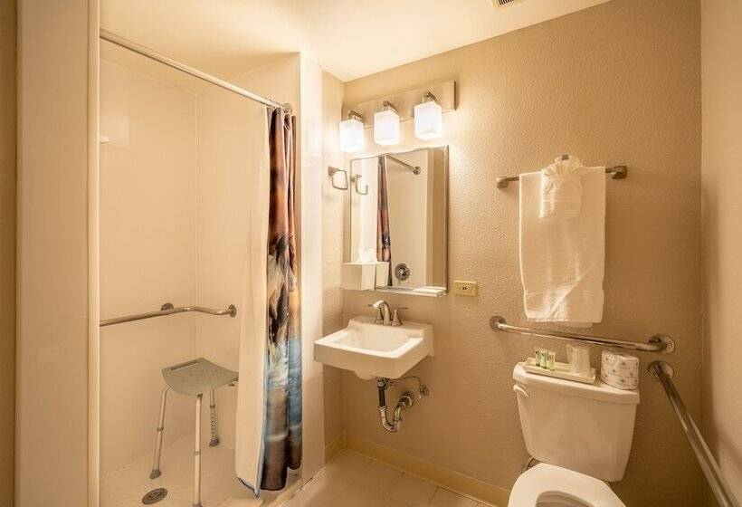 فندق Kellogg West Conference Center And