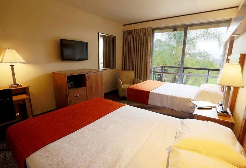 فندق Kellogg West Conference Center And