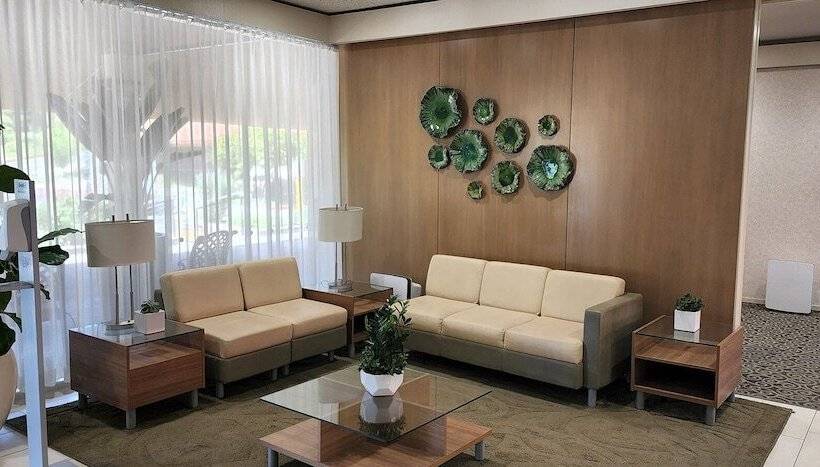 فندق Kellogg West Conference Center And