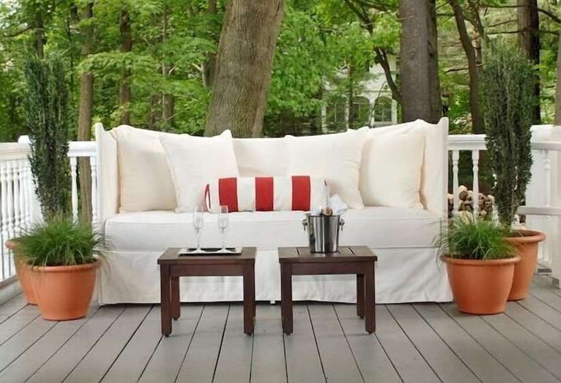 בית מלון כפרי Kemble Inn