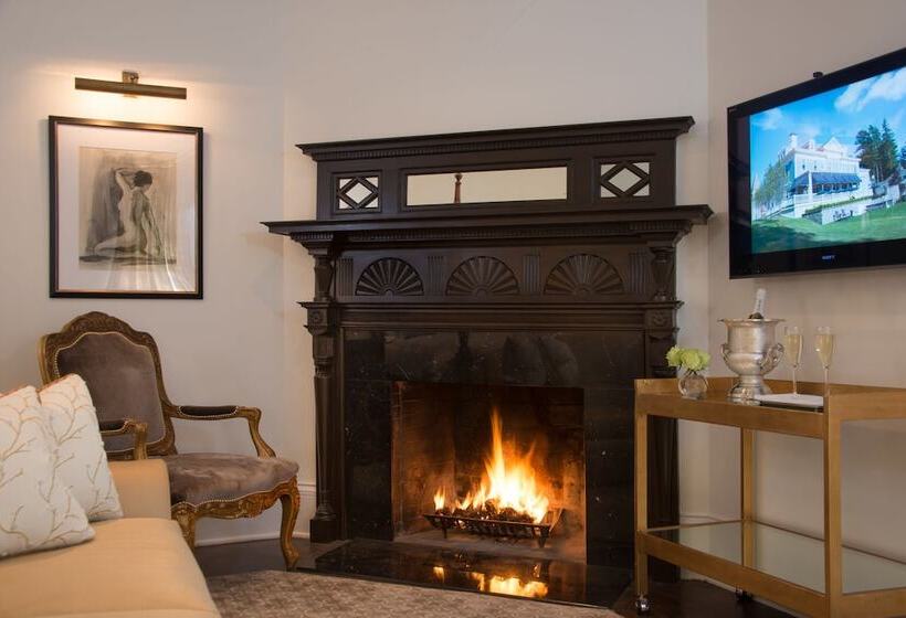 בית מלון כפרי Kemble Inn