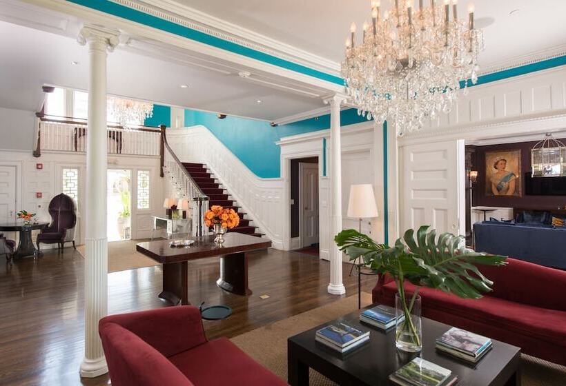 בית מלון כפרי Kemble Inn