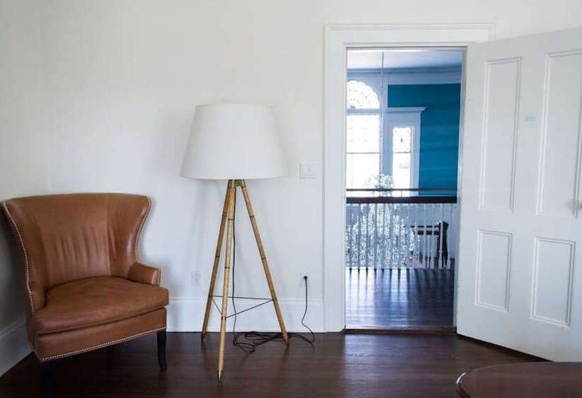 בית מלון כפרי Kemble Inn